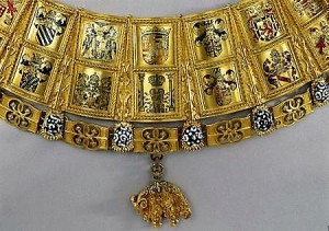 Le célèbre collier en or de l'ordre de la Toison d'or,  symbole de la Bourgogne par le comptoir d'achat et vente d'or Chalon